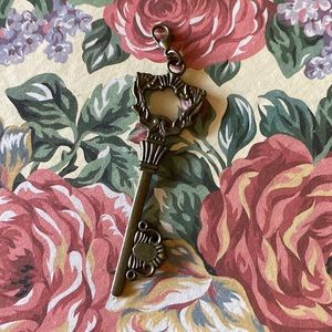 5/$25 Antique-look bronze key zip pull, handbag charm, keychain charm